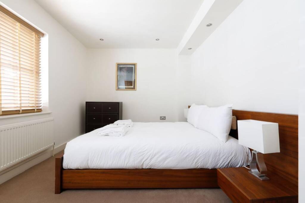 Beautiful 2 Bedroom Mews House With Parking By The Beach Brighton Exterior foto